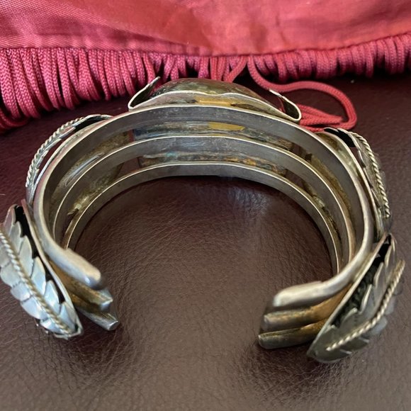 VINTAGE BRACELET FACE CARVED WITH TURQUOISE AND CORAL - Picture 4 of 6